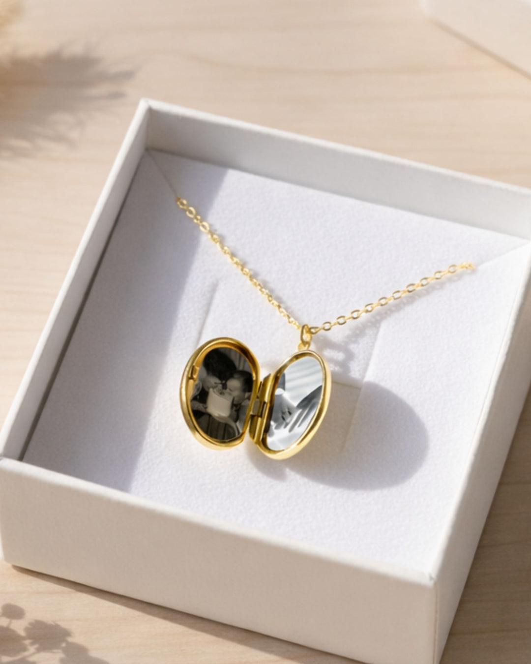 Endless Love Oval Photo Locket - GOLD