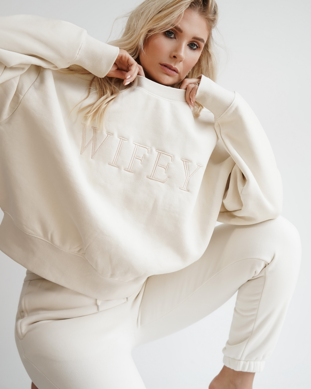 Wifey Loungewear Crew - ECRU