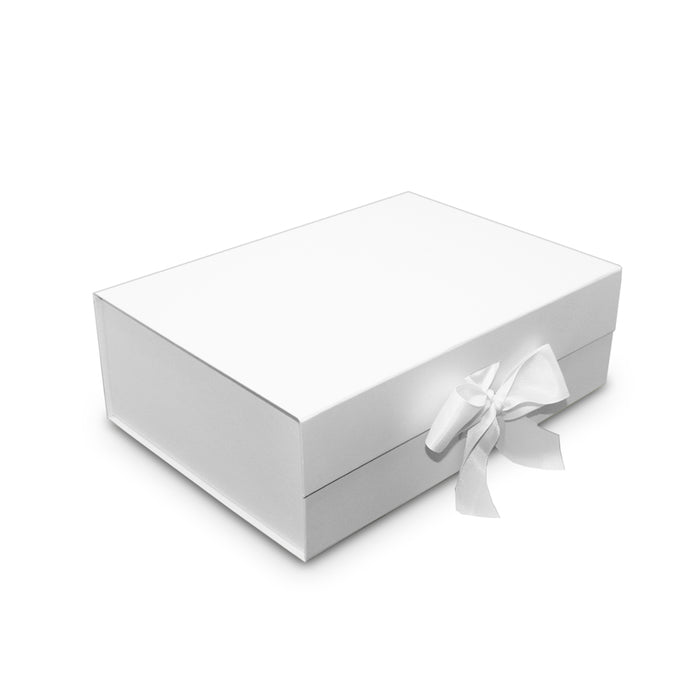 1 x White Magnetic Gift Box With Ribbon