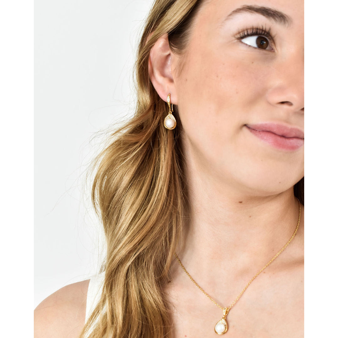 Angelique Pendant and Earring Set - Gold