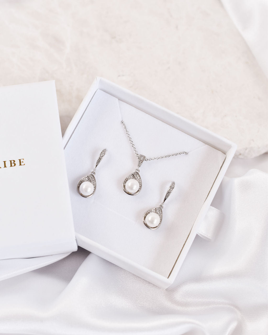 Angelique Pendant and Earring Set - Silver